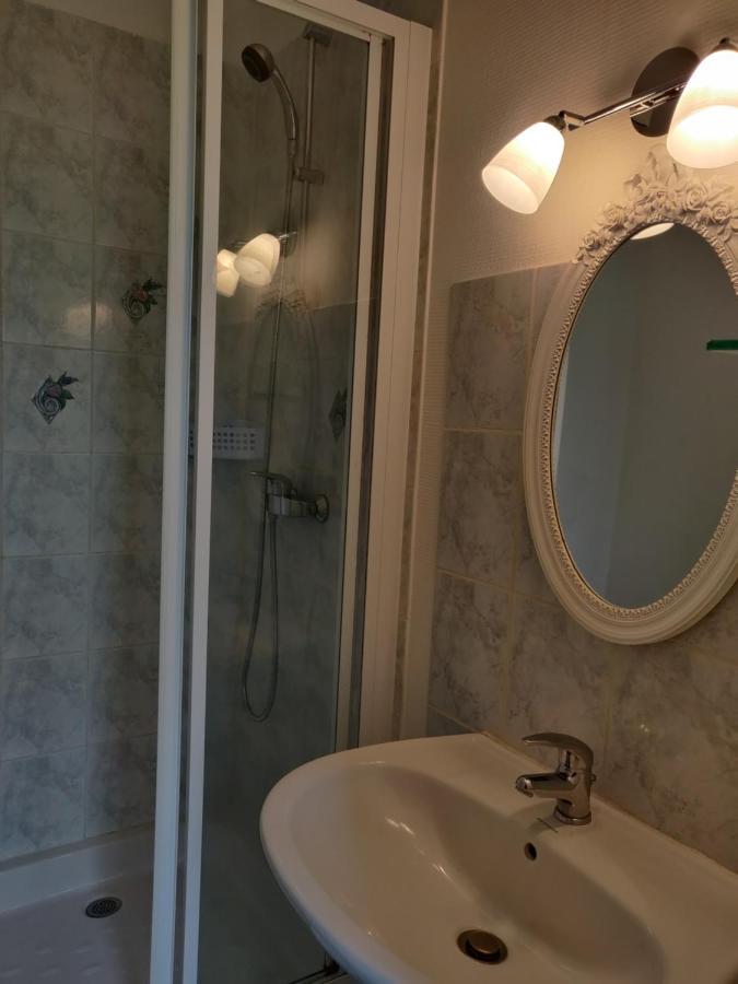 Bed and Breakfast Les Fleurs Du Mont Caux Екстер'єр фото